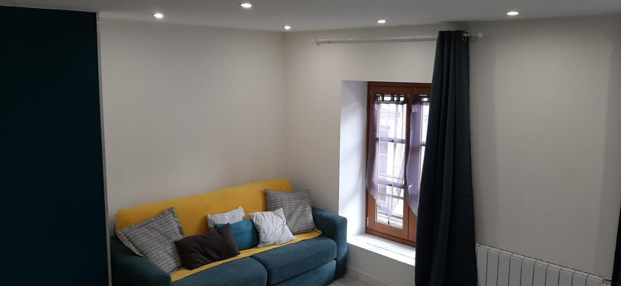 Appartement Netflix Centre De Vienne Pres De Lyon Екстериор снимка